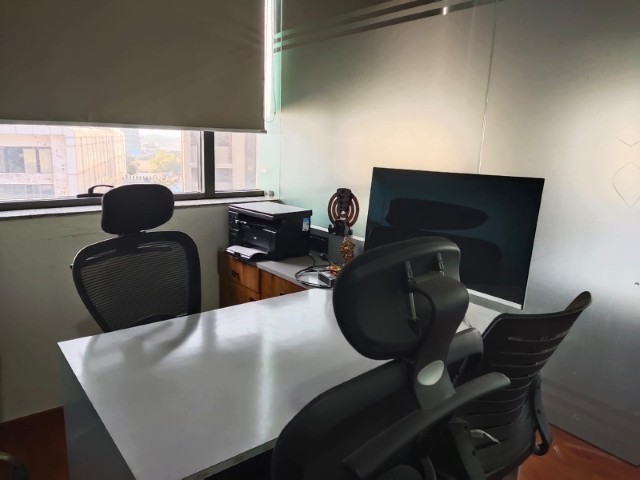 Office 1255 Sq. Ft. Commercial Office for Rent in Sg Highway Ahmedabad - Media 5