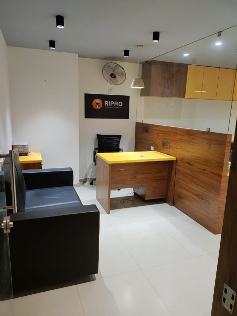 Office 1500 Sq. Ft. Commercial Office for Rent in Sg Highway Ahmedabad - Media 5