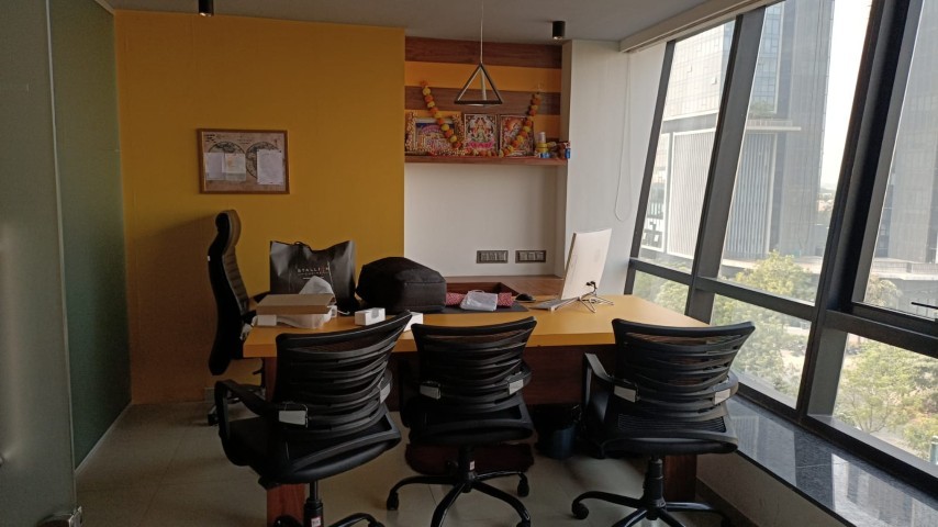 Office 1500 Sq. Ft. Commercial Office for Rent in Sg Highway Ahmedabad - Media 6