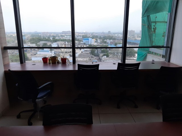 Office 900 Sq. Ft. Commercial Office for Rent in Sg Highway Ahmedabad - Media 2