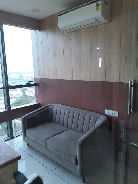 Office 900 Sq. Ft. Commercial Office for Rent in Sg Highway Ahmedabad - Media 7