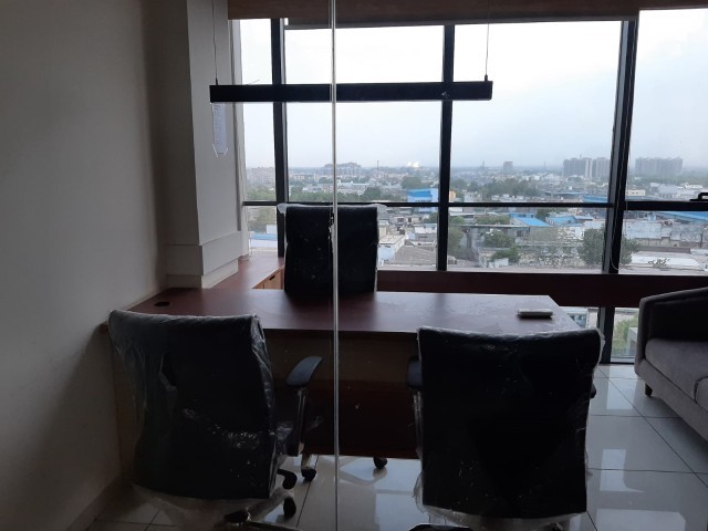 Office 900 Sq. Ft. Commercial Office for Rent in Sg Highway Ahmedabad - Media 8