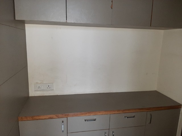 Office 900 Sq. Ft. Commercial Office for Rent in Sg Highway Ahmedabad - Media 10