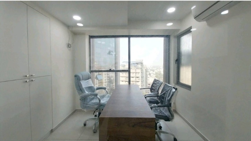 Office 1013 Sq. Ft. Commercial Office for Rent in Shyamal Cross Road Ahmedabad