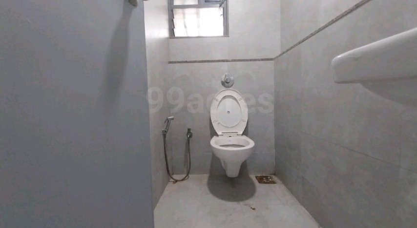 Office 1013 Sq. Ft. Commercial Office for Rent in Shyamal Cross Road Ahmedabad - Media 2