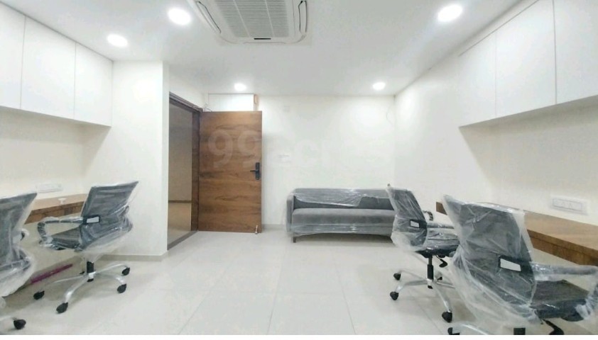 Office 1013 Sq. Ft. Commercial Office for Rent in Shyamal Cross Road Ahmedabad - Media 6