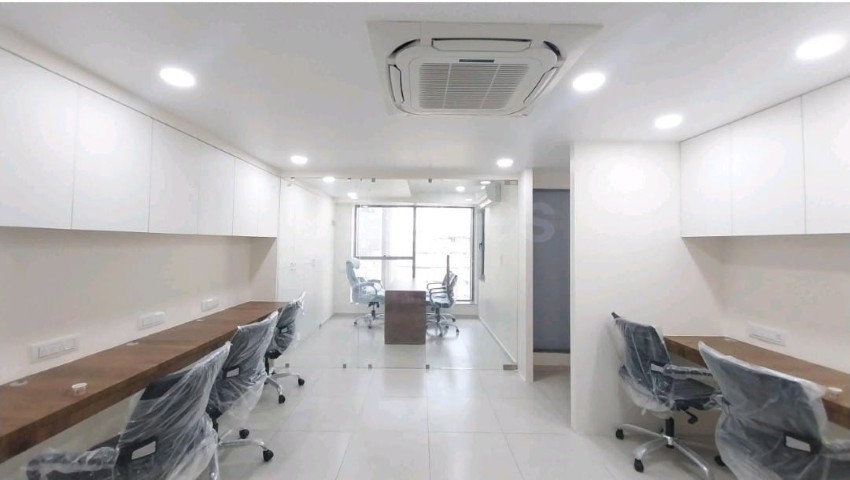 Office 1013 Sq. Ft. Commercial Office for Rent in Shyamal Cross Road Ahmedabad - Media 8