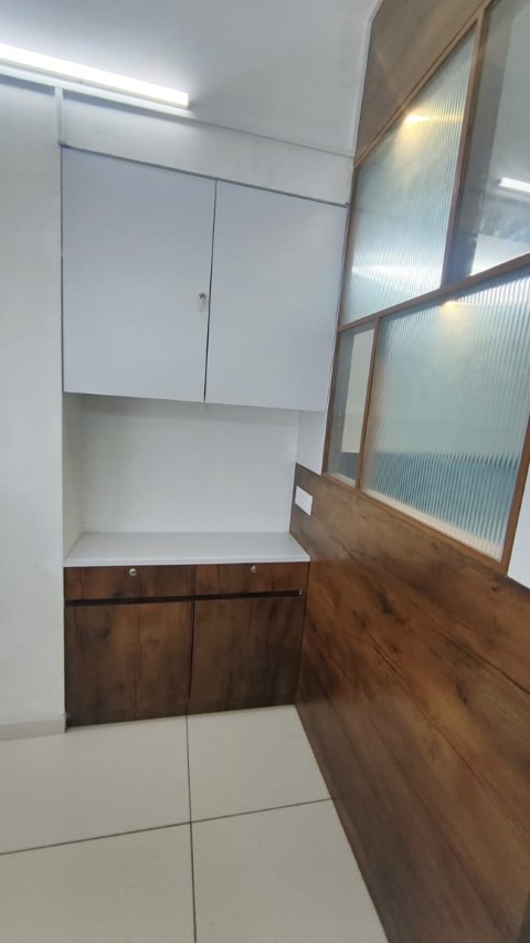 Office 800 Sq. Ft. Commercial Office for Rent in Jagatpur Ahmedabad - Media 8