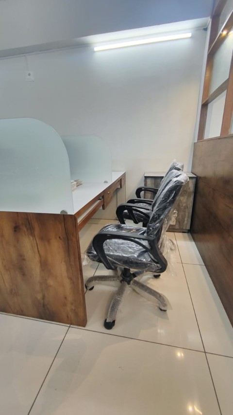 Office 800 Sq. Ft. Commercial Office for Rent in Jagatpur Ahmedabad - Media 4