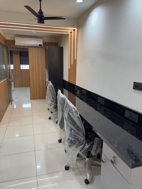Office 1262 Sq. Ft. Commercial Office for Rent in Sindhu Bhavan Road Ahmedabad - Media 5