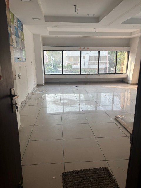 Office 794 Sq. Ft. Commercial Office for Rent in Bodakdev Ahmedabad - Media 2