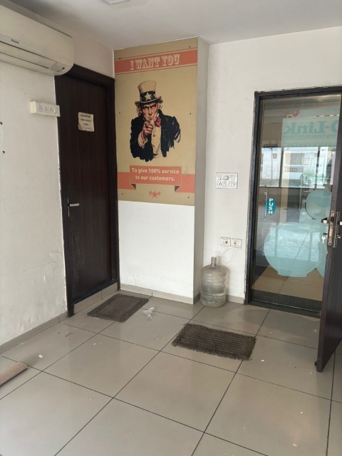 Office 794 Sq. Ft. Commercial Office for Rent in Bodakdev Ahmedabad - Media 6