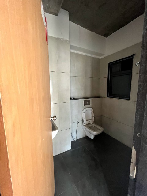 Office 1024 Sq. Ft. Commercial Office for Rent in Sola Ahmedabad - Media 11