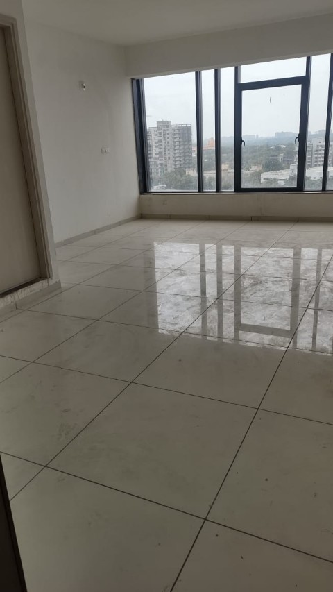 Office 941 Sq. Ft. Commercial Office for Rent in Sg Highway Ahmedabad