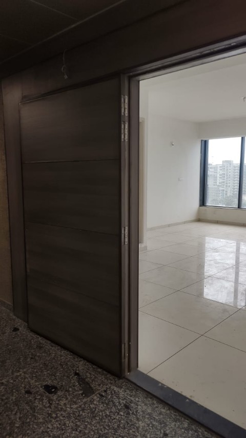 Office 941 Sq. Ft. Commercial Office for Rent in Sg Highway Ahmedabad - Media 5