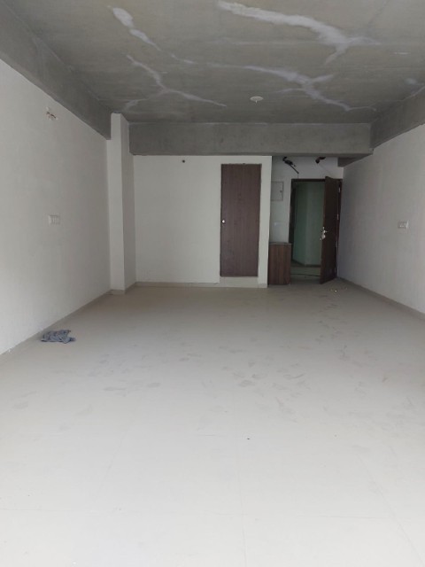 Office 737 Sq. Ft. Commercial Office for Rent in Sola Ahmedabad