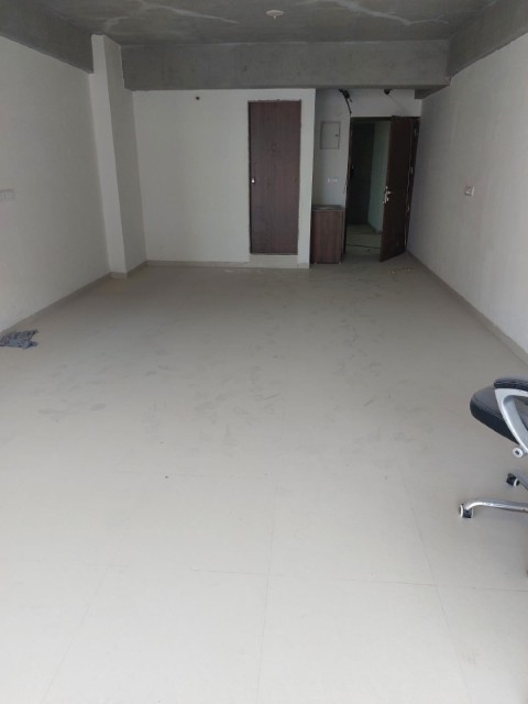 Office 737 Sq. Ft. Commercial Office for Rent in Sola Ahmedabad - Media 2