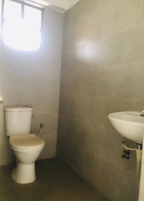 Office 1600 Sq. Ft. Commercial Office for Rent in Shilaj Ahmedabad - Media 2