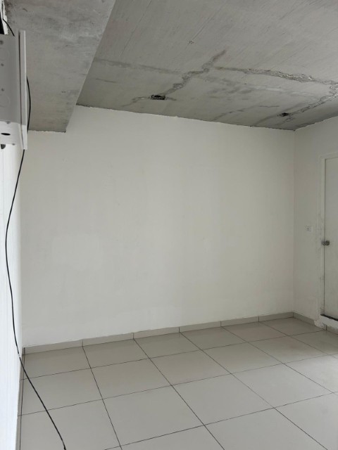 Office 627 Sq. Ft. Commercial Office for Rent in Satellite Ahmedabad - Media 2