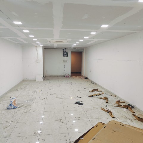 Office 1122 Sq. Ft. Commercial Office for Rent in Shyamal Cross Road Ahmedabad
