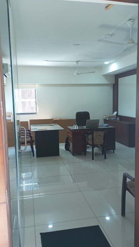 Office 1040 Sq. Ft. Commercial Office for Rent in Jagatpur Ahmedabad