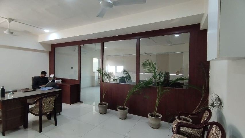 Office 1040 Sq. Ft. Commercial Office for Rent in Jagatpur Ahmedabad - Media 6
