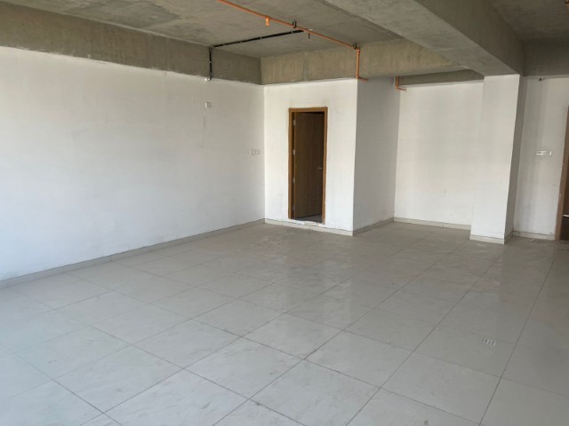 Office 1075 Sq. Ft. Commercial Office for Rent in Jagatpur Ahmedabad - Media 3