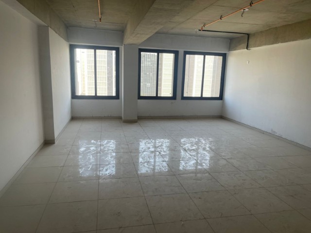 Office 1075 Sq. Ft. Commercial Office for Rent in Jagatpur Ahmedabad - Media 4
