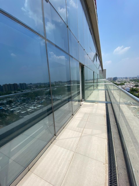 Office 834 Sq. Ft. Commercial Office for Rent in Sola Ahmedabad - Media 9