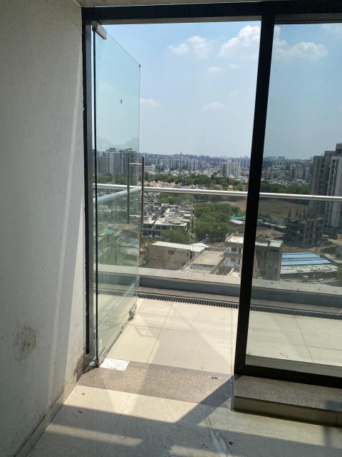 Office 834 Sq. Ft. Commercial Office for Rent in Sola Ahmedabad - Media 11