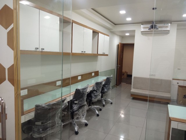 Office 774 Sq. Ft. Commercial Office for Rent in Thaltej Ahmedabad - Media 6