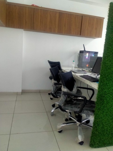 Office 705 Sq. Ft. Commercial Office for Rent in Thaltej Ahmedabad - Media 8