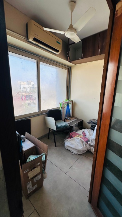 Office 860 Sq. Ft. Commercial Office for Rent in Drive In Road Ahmedabad - Media 5
