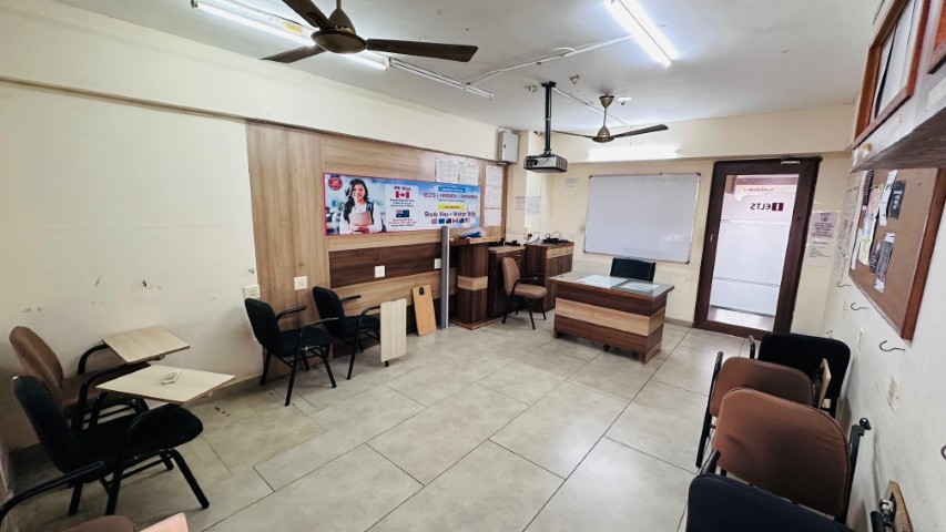Office 860 Sq. Ft. Commercial Office for Rent in Drive In Road Ahmedabad - Media 8