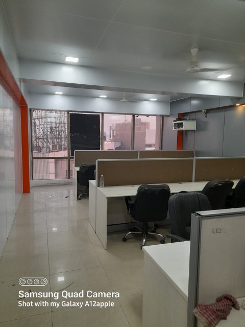 Office 919 Sq. Ft. Commercial Office for Sale in Sg Highway Ahmedabad - Media 2