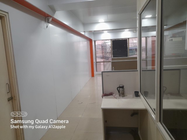 Office 919 Sq. Ft. Commercial Office for Sale in Sg Highway Ahmedabad - Media 3