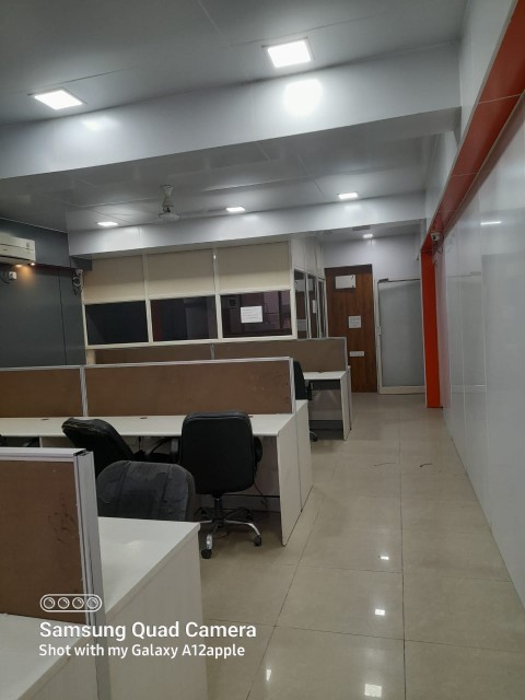 Office 919 Sq. Ft. Commercial Office for Sale in Sg Highway Ahmedabad - Media 4