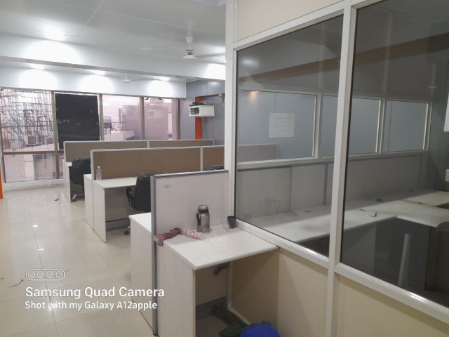 Office 919 Sq. Ft. Commercial Office for Sale in Sg Highway Ahmedabad - Media 6