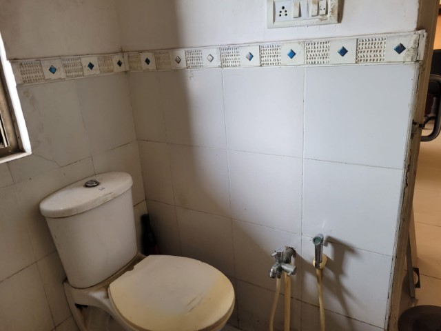Office 777 Sq. Ft. Commercial Office for Sale in Sg Highway Ahmedabad - Media 17