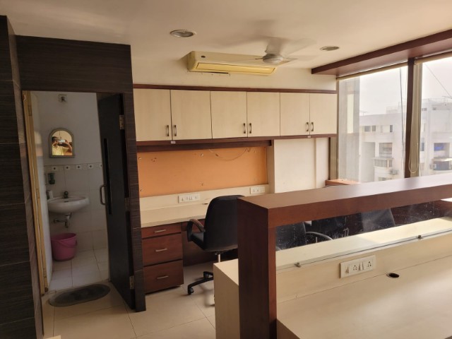 Office 777 Sq. Ft. Commercial Office for Sale in Sg Highway Ahmedabad - Media 8