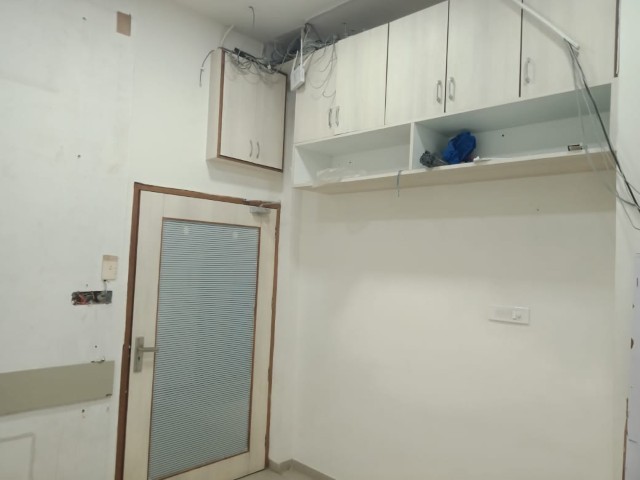 Office 750 Sq. Ft. Commercial Office for Sale in Sola Ahmedabad