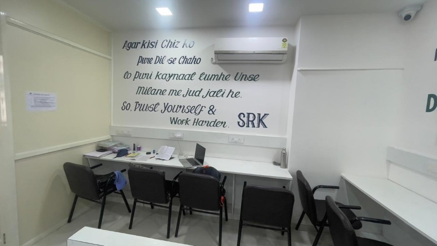 Office 750 Sq. Ft. Commercial Office for Sale in Sola Ahmedabad