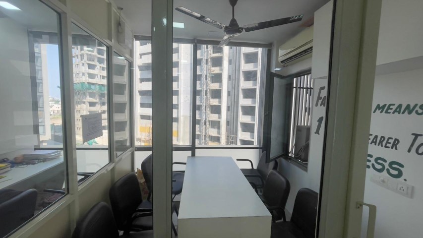 Office 750 Sq. Ft. Commercial Office for Sale in Sola Ahmedabad - Media 5