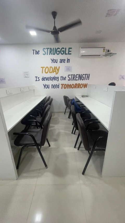Office 750 Sq. Ft. Commercial Office for Sale in Sola Ahmedabad - Media 6