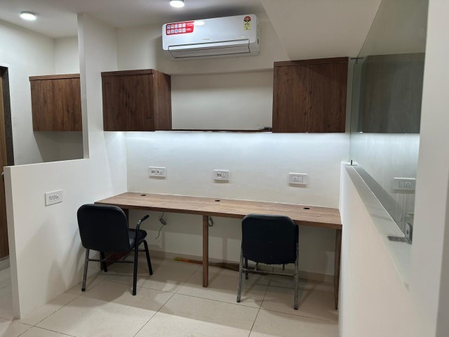Office 870 Sq. Ft. Commercial Office for Sale in Sola Ahmedabad - Media 4