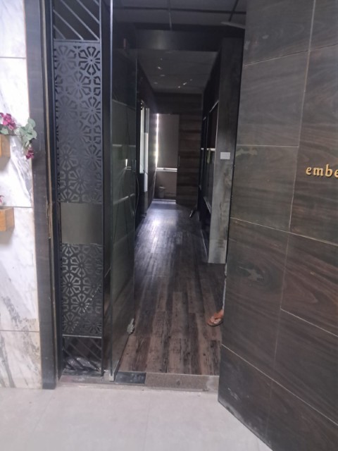 Office 1035 Sq. Ft. Commercial Office for Sale in Sola Ahmedabad - Media 7
