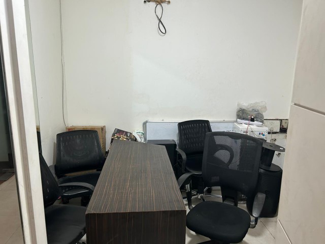 Office 1625 Sq. Ft. Commercial Office for Rent in Sg Highway Ahmedabad - Media 3
