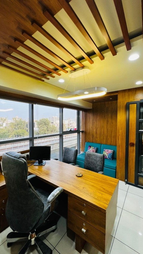 Office 1435 Sq. Ft. Commercial Office for Sale in Vijay Cross Road Ahmedabad - Media 2