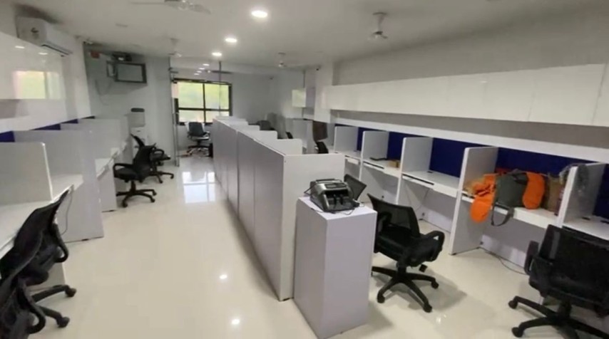 Office 959 Sq. Ft. Commercial Office for Rent in Satellite Ahmedabad - Media 3