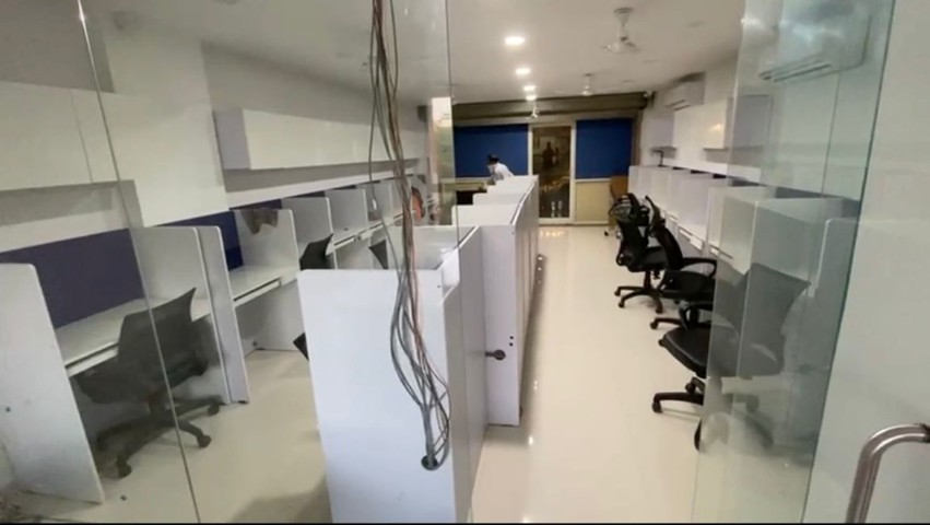 Office 959 Sq. Ft. Commercial Office for Rent in Satellite Ahmedabad - Media 5
